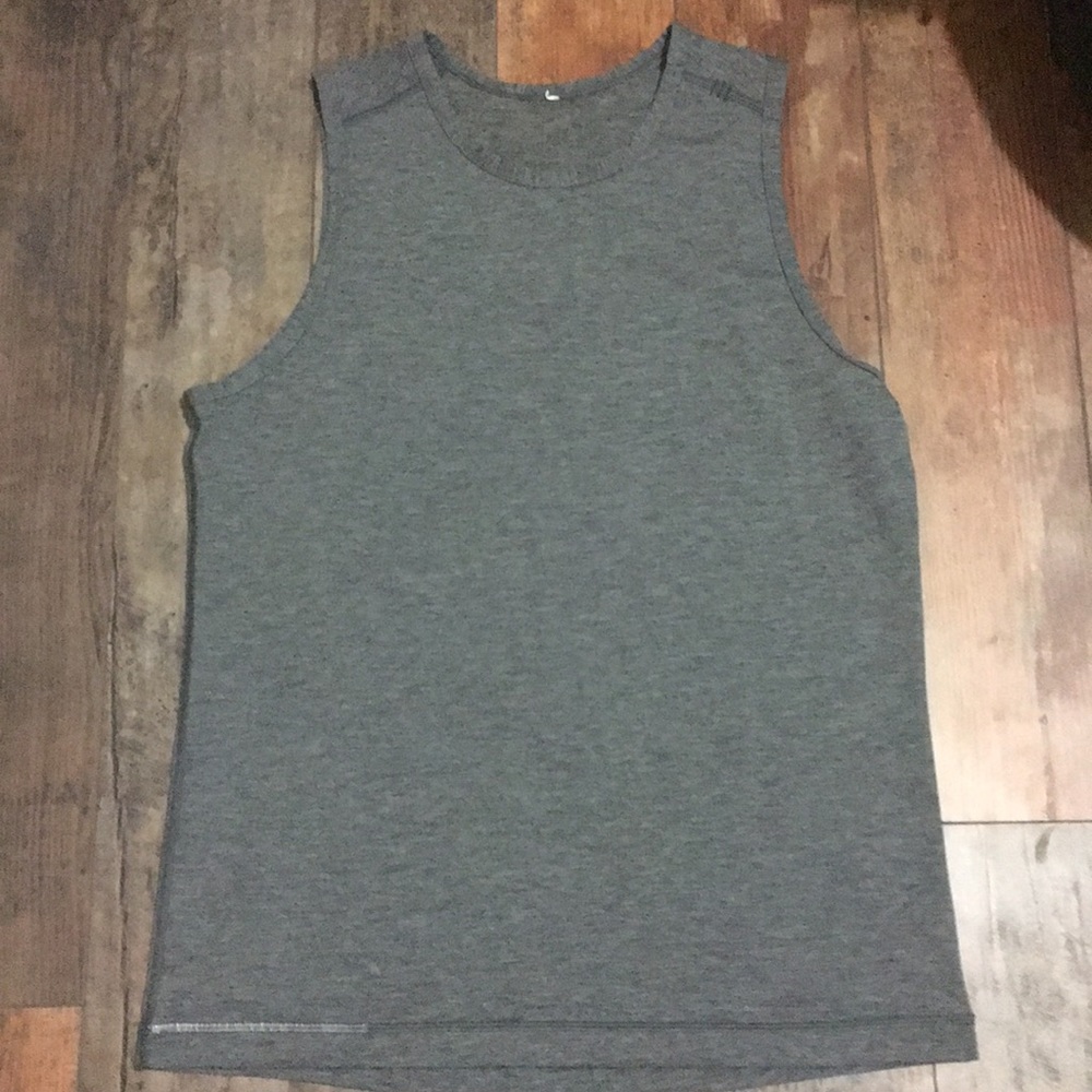 Lululemon muscle tank size M